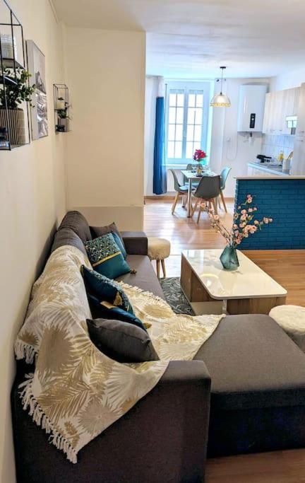 Spacieux Et Charmant Appartement De 47 M2 Charleville-Mézières Extérieur photo